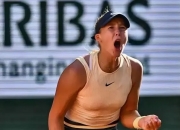 雷火电竞简介-FLY横扫CLG，Doinb开启传奇时刻2025世界赛3:2（广州）