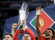 雷火电竞网站-绝杀一幕，球队上演惊心动魄一战