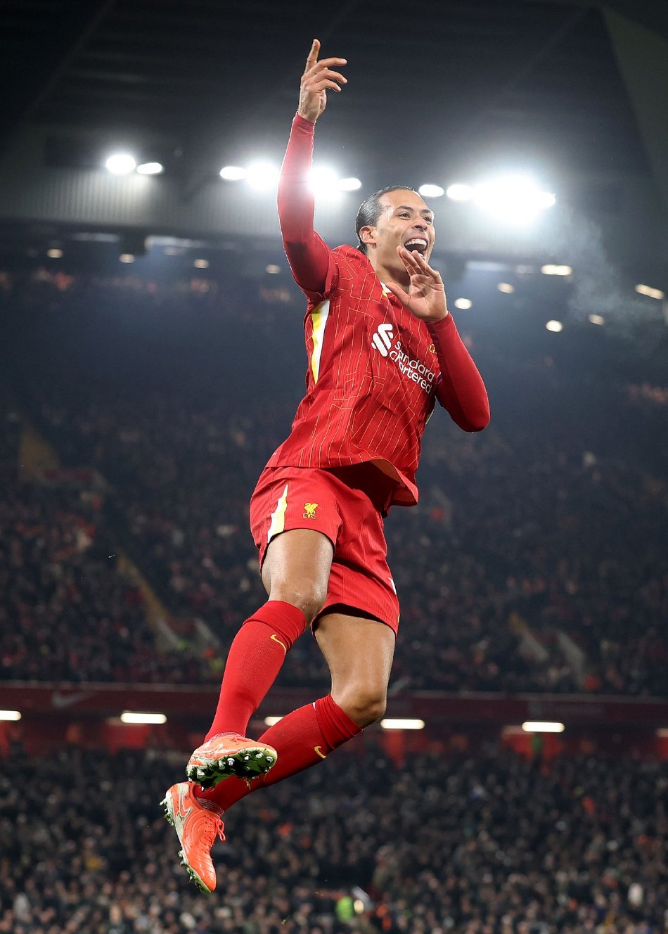 皇马险胜热刺，萨拉赫梅开二度足总杯